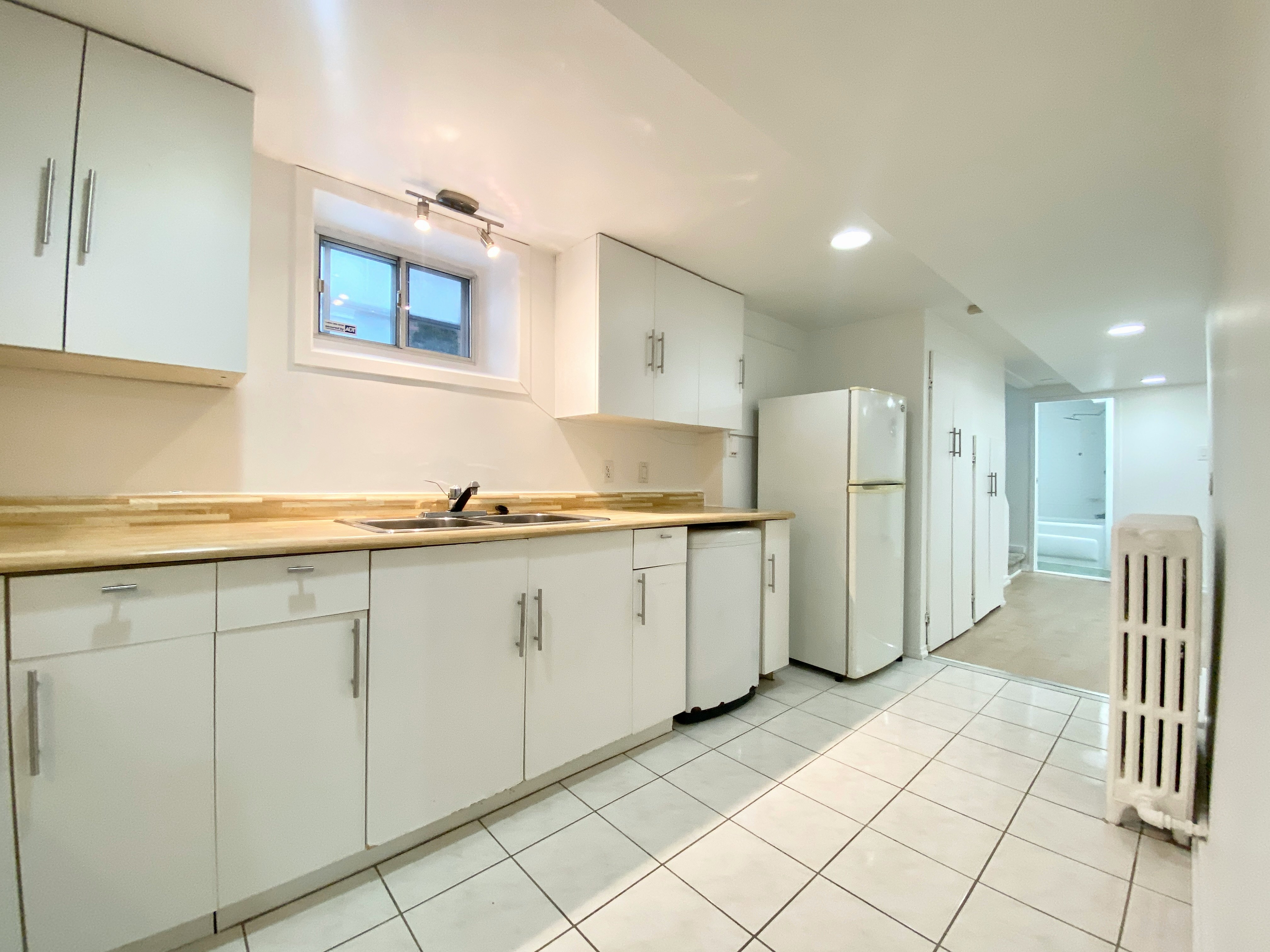 BSMT-114 Bellefair Avenue, Toronto, ON, M4L 3T8 - 8
