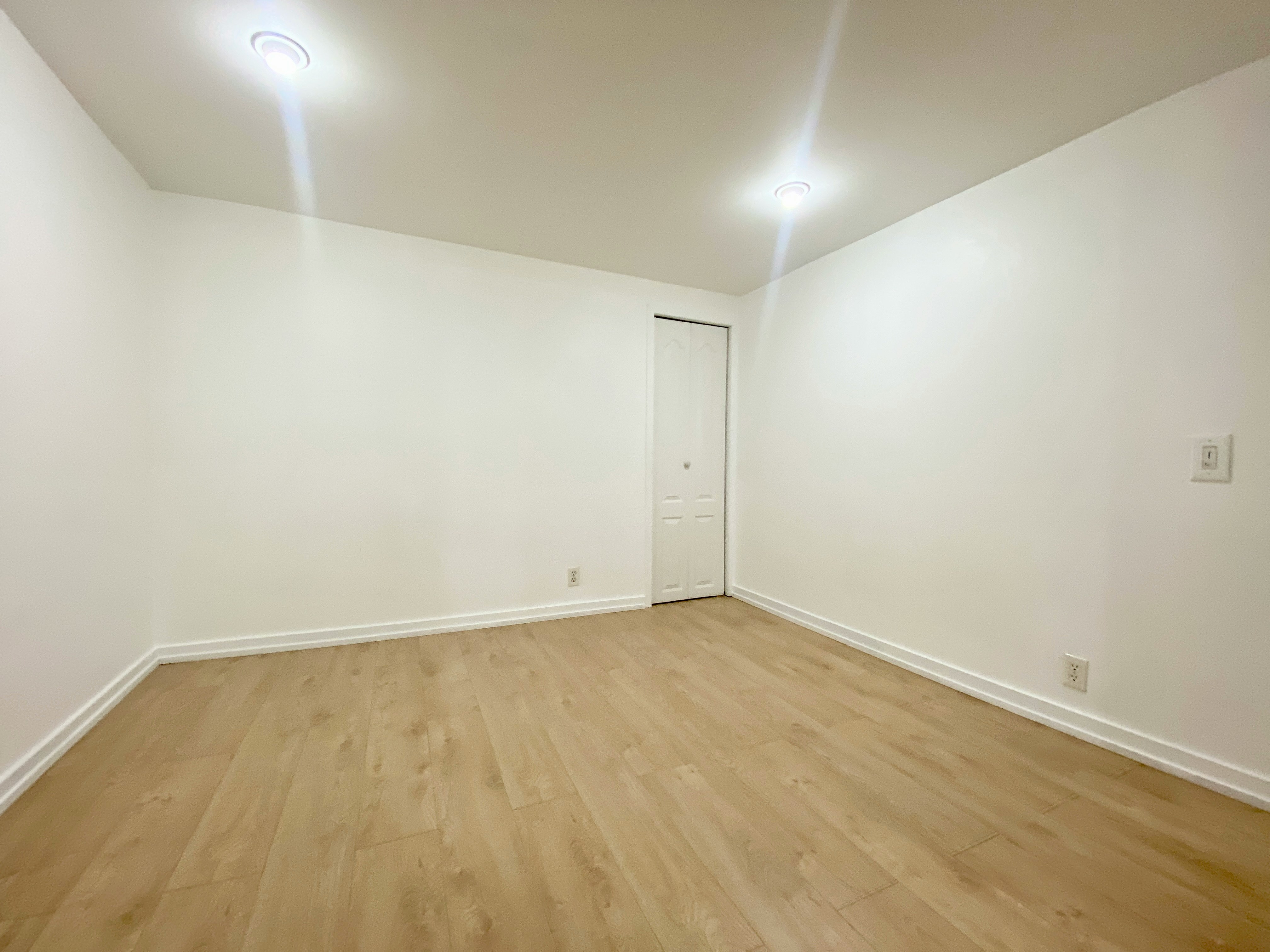 BSMT-114 Bellefair Avenue, Toronto, ON, M4L 3T8 - 15