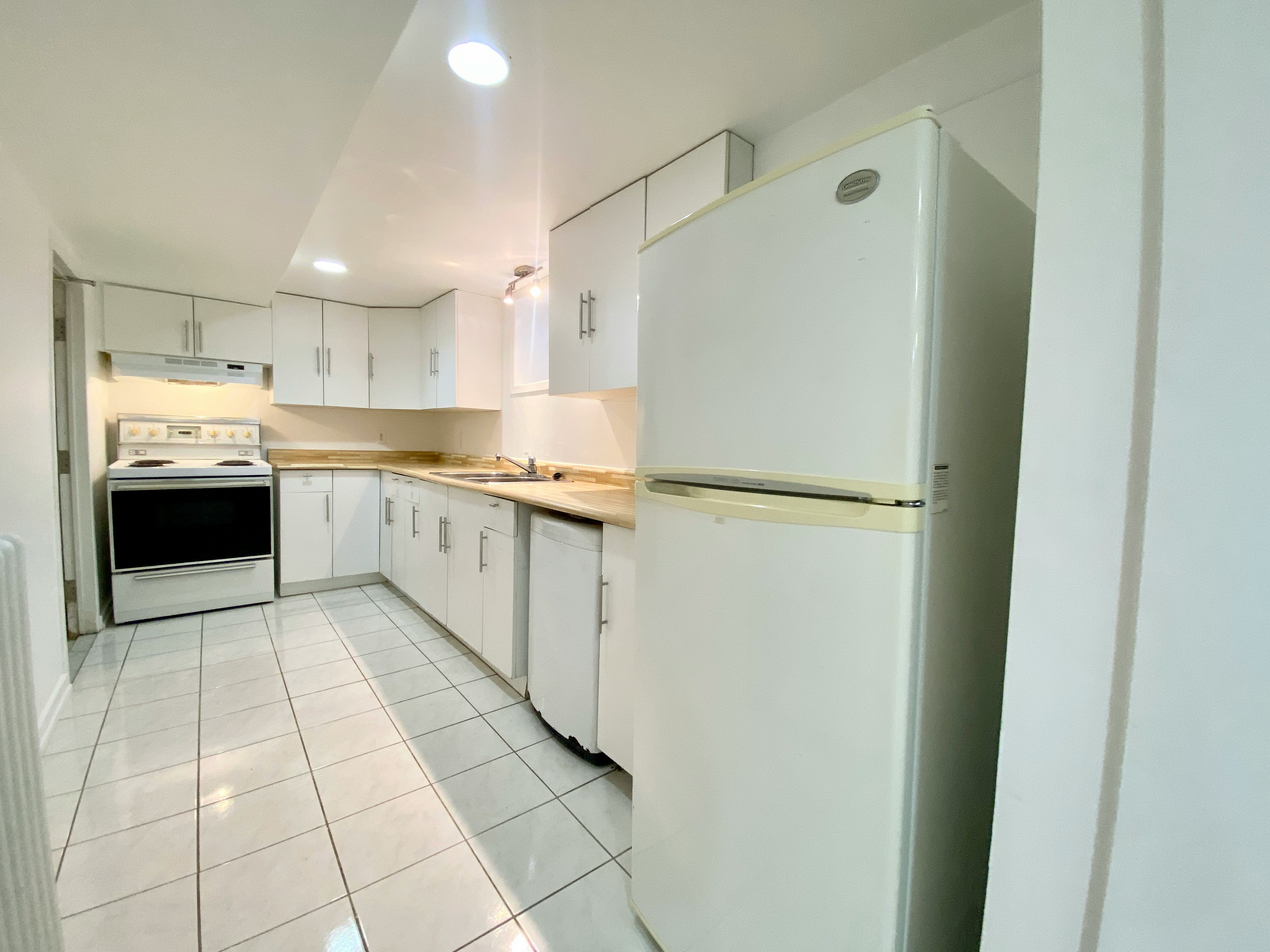 BSMT-114 Bellefair Avenue, Toronto, ON, M4L 3T8 - 9