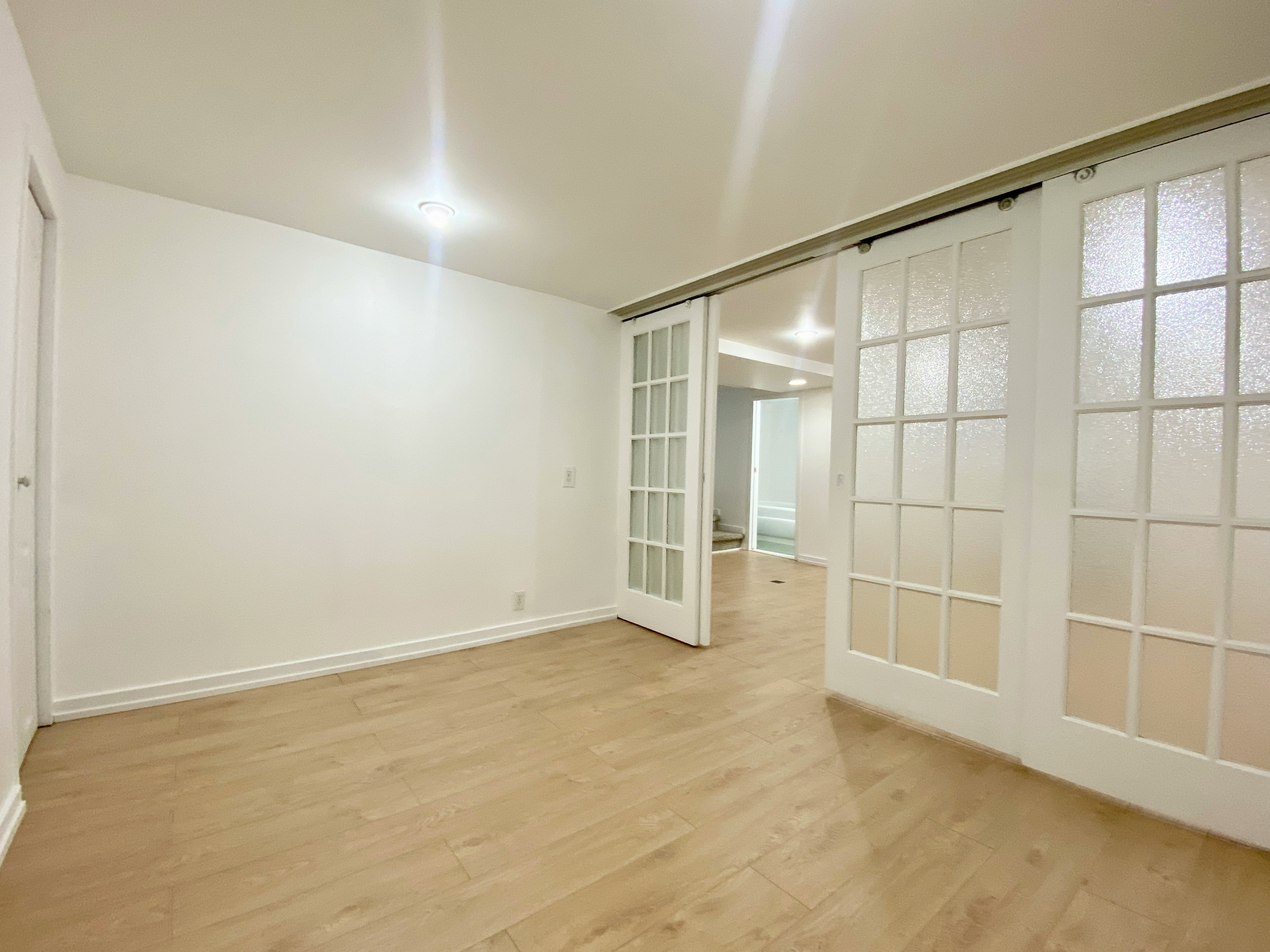 BSMT-114 Bellefair Avenue, Toronto, ON, M4L 3T8 - 14