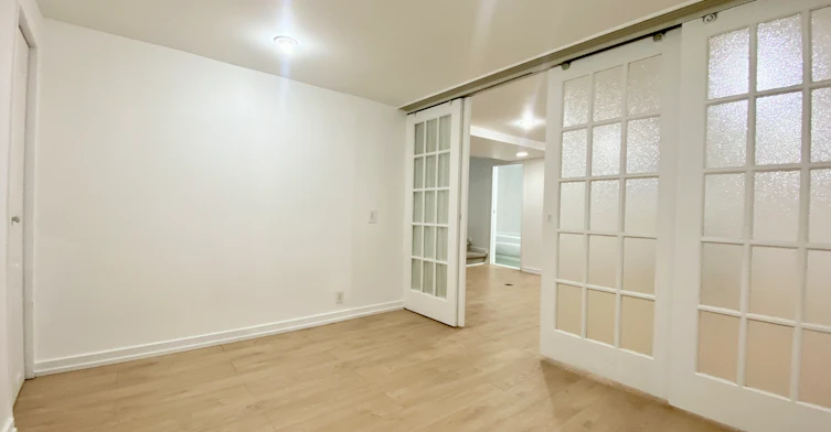 BSMT-114 Bellefair Avenue, Toronto, ON, M4L 3T8 - 14