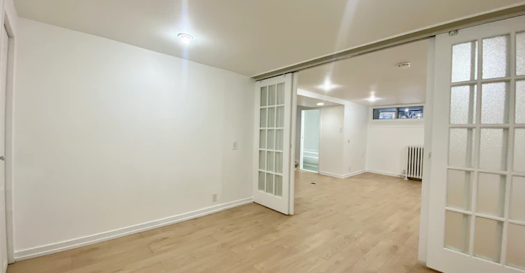 BSMT-114 Bellefair Avenue, Toronto, ON, M4L 3T8 - 13
