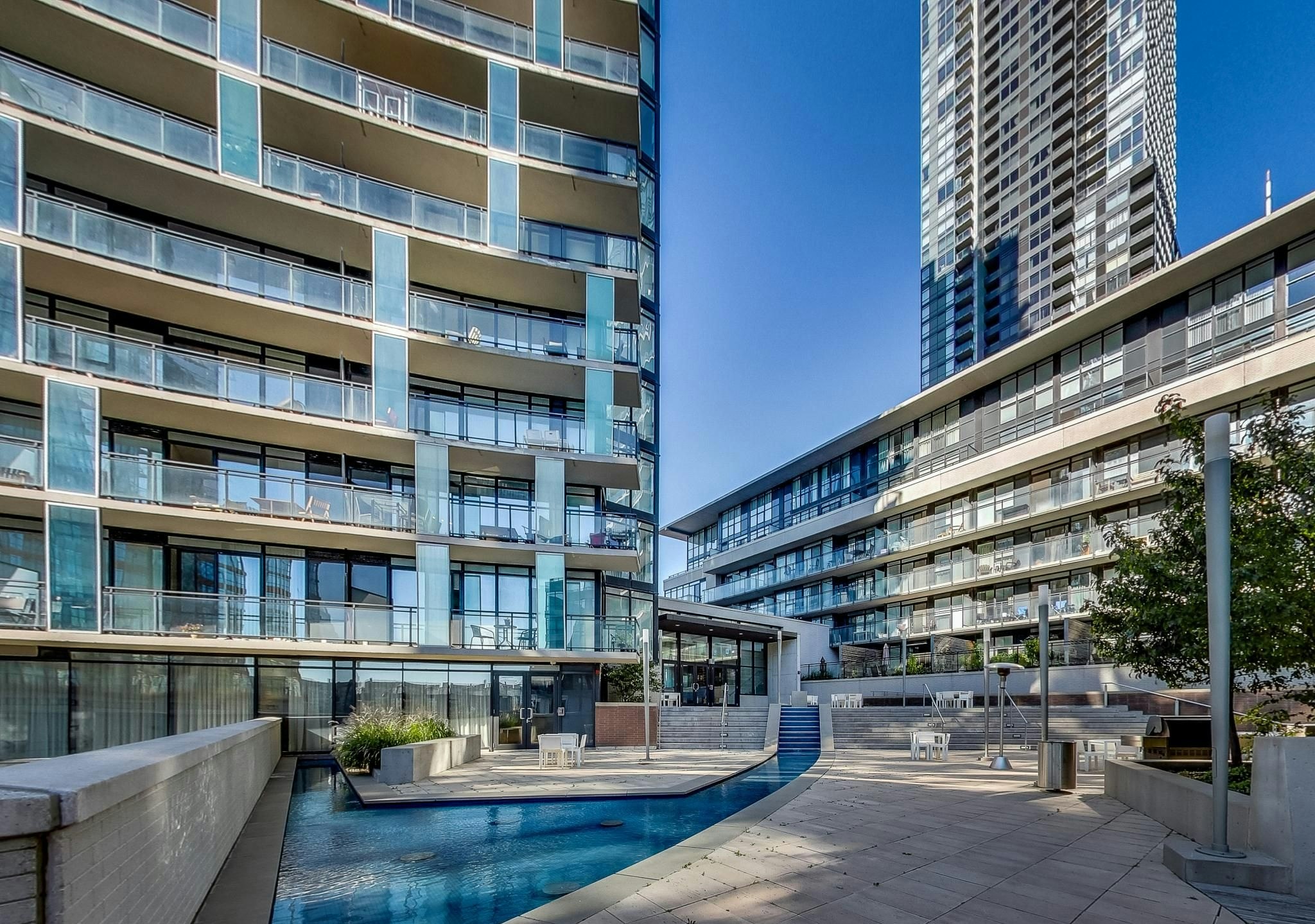 25 Capreol Court, Toronto, ON, M5V 3Z7 - 29