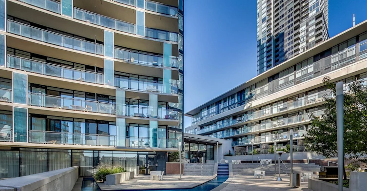 25 Capreol Court, Toronto, ON, M5V 3Z7 - 29