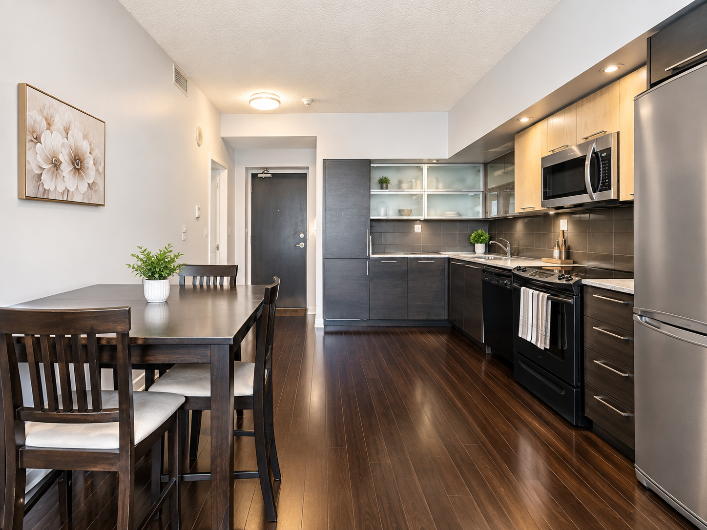 25 Capreol Court, Toronto, ON, M5V 3Z7 - 4