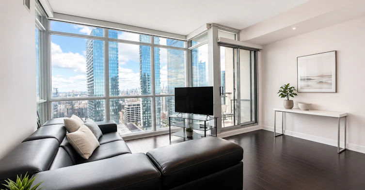 25 Capreol Court, Toronto, ON, M5V 3Z7 - 6
