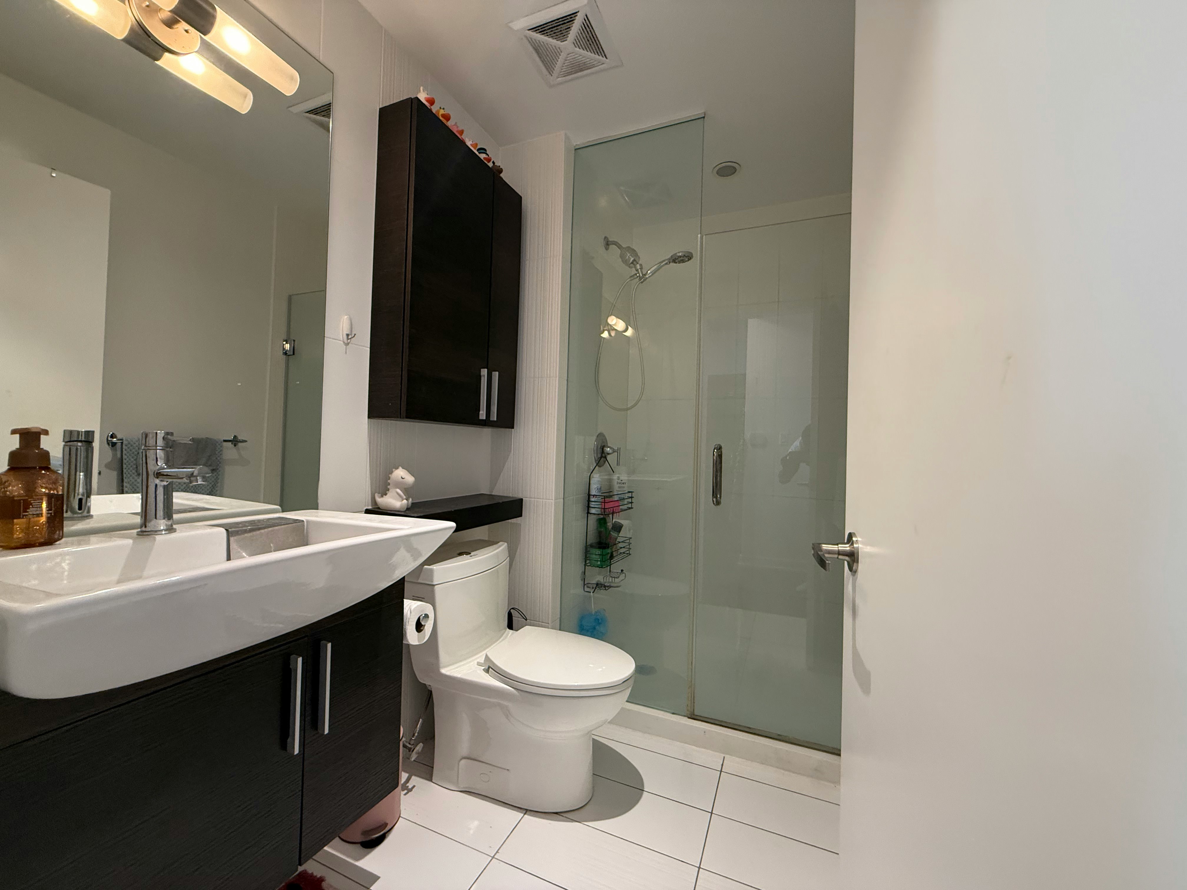 25 Capreol Court, Toronto, ON, M5V 3Z7 - 14
