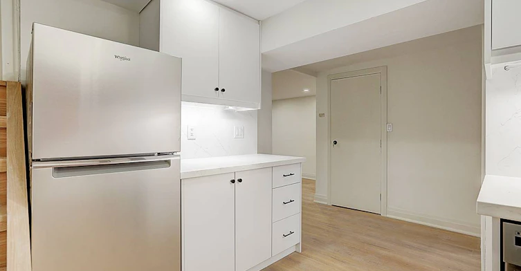 BSMT-75 Kendal Avenue, Toronto, ON, M5R 1L8 - 7