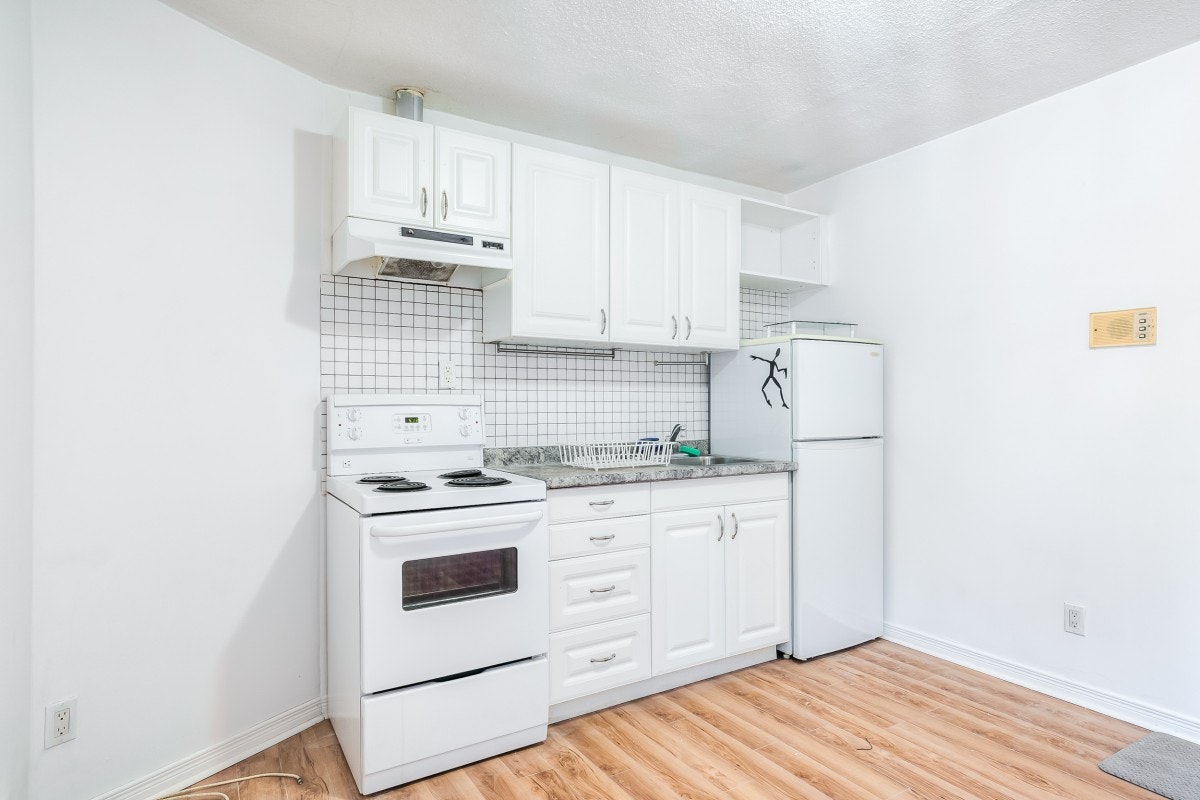 402-198 Dunn Avenue, Toronto, ON, M6K 2R9 - 4