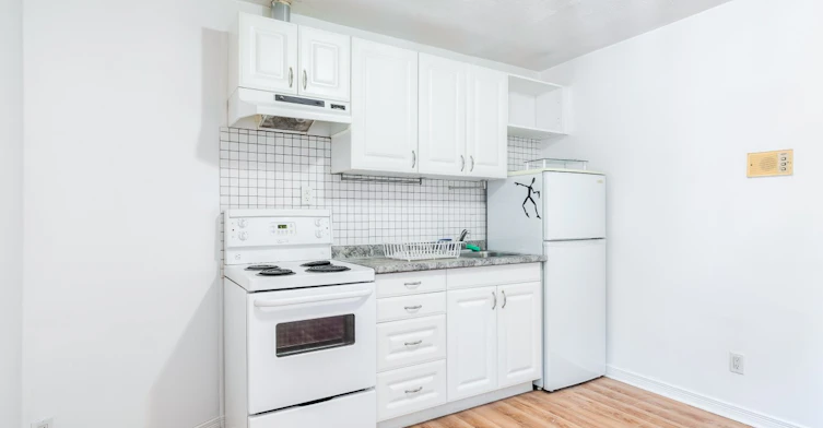 402-198 Dunn Avenue, Toronto, ON, M6K 2R9 - 4