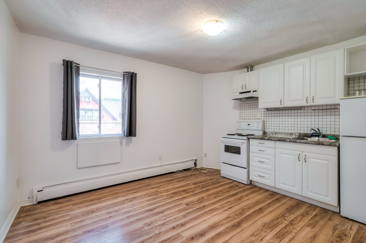 402-198 Dunn Avenue, Toronto, ON, M6K 2R9 - 2