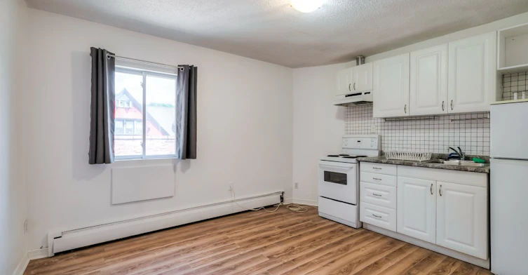 402-198 Dunn Avenue, Toronto, ON, M6K 2R9 - 2