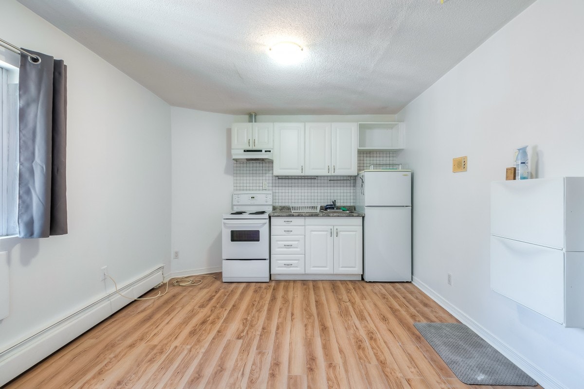 402-198 Dunn Avenue, Toronto, ON, M6K 2R9 - 3
