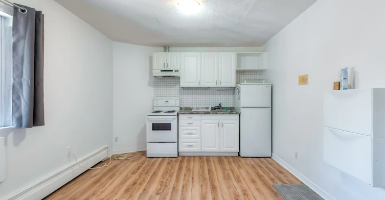 402-198 Dunn Avenue, Toronto, ON, M6K 2R9 - 3