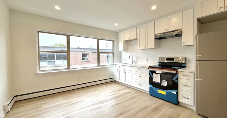 169 Park Row South, Hamilton, ON, L8K 2K1 - 2