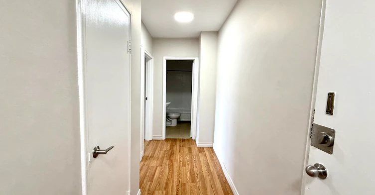 10 Park Avenue W, Hamilton, ON, L8S 3M3 - 6