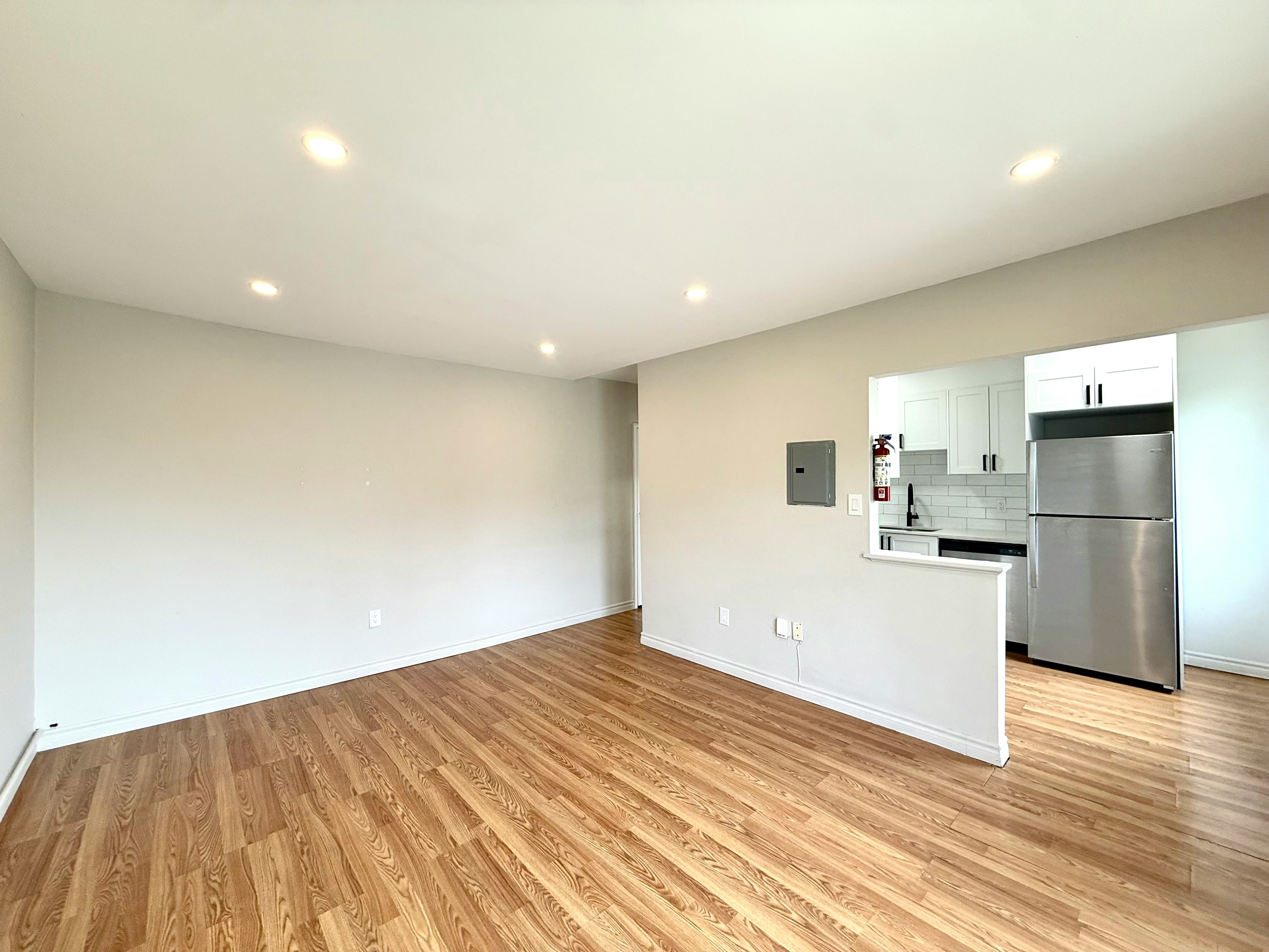 10 Park Avenue W, Hamilton, ON, L8S 3M3 - 3