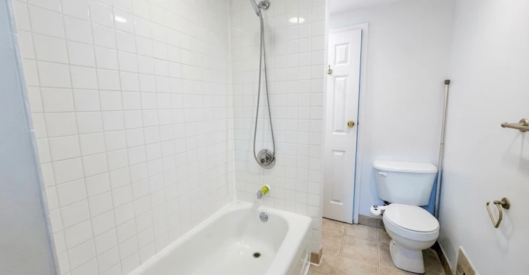 U302-57 Cowan Avenue, Toronto, ON, M6K 2N1 - 7