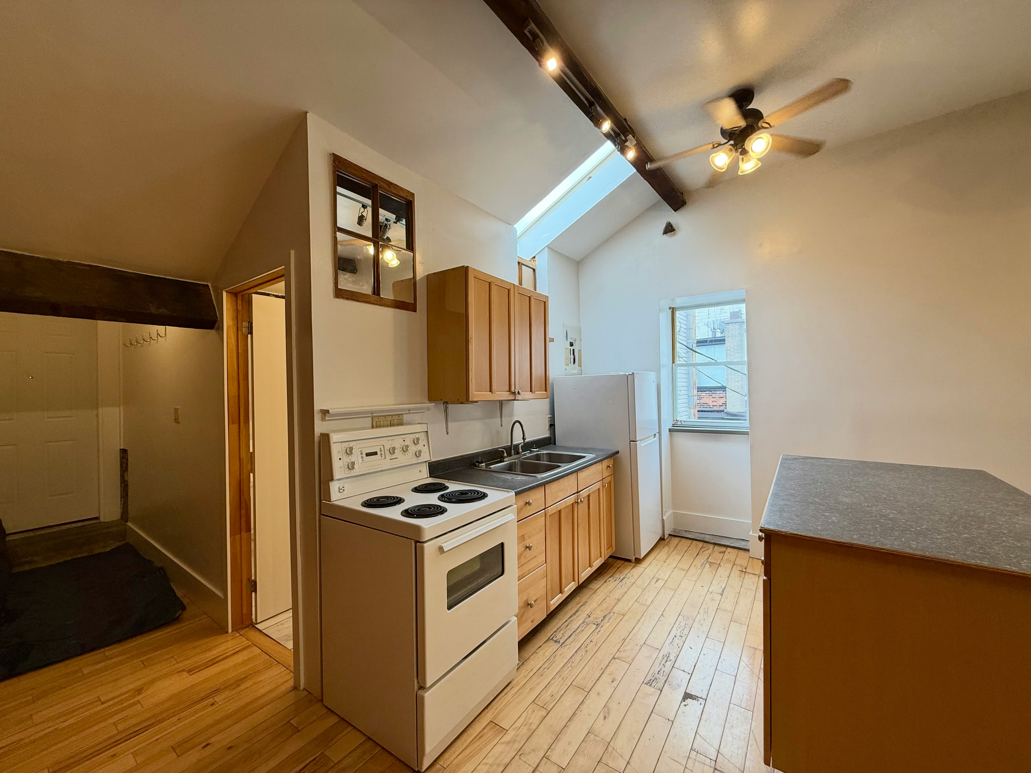 3-321 King Street East, Hamilton, ON, L8N 1C1 - 8