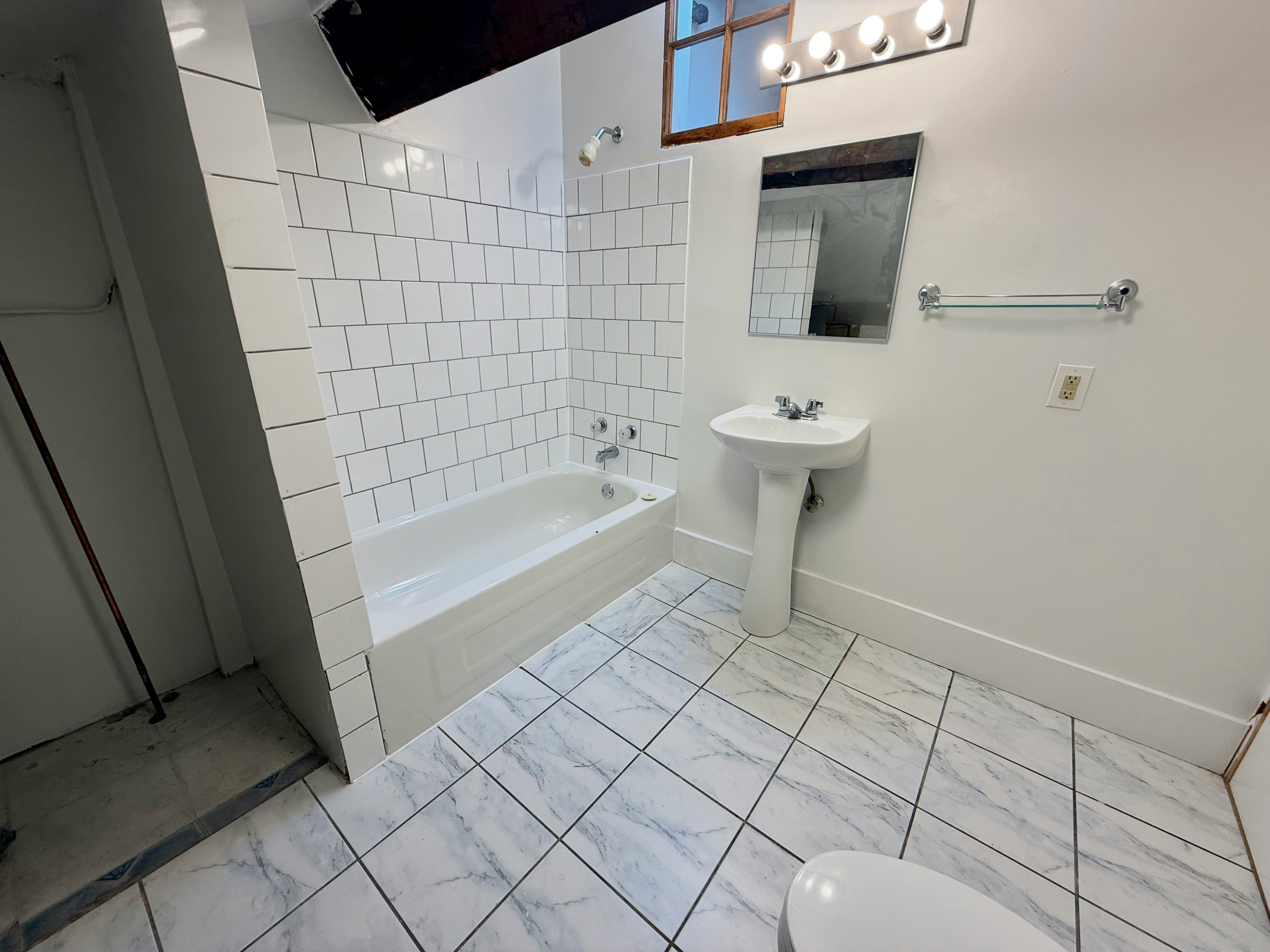 3-321 King Street East, Hamilton, ON, L8N 1C1 - 5