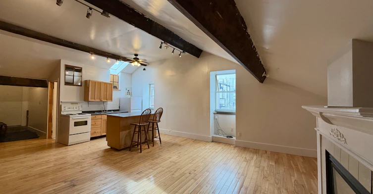 3-321 King Street East, Hamilton, ON, L8N 1C1