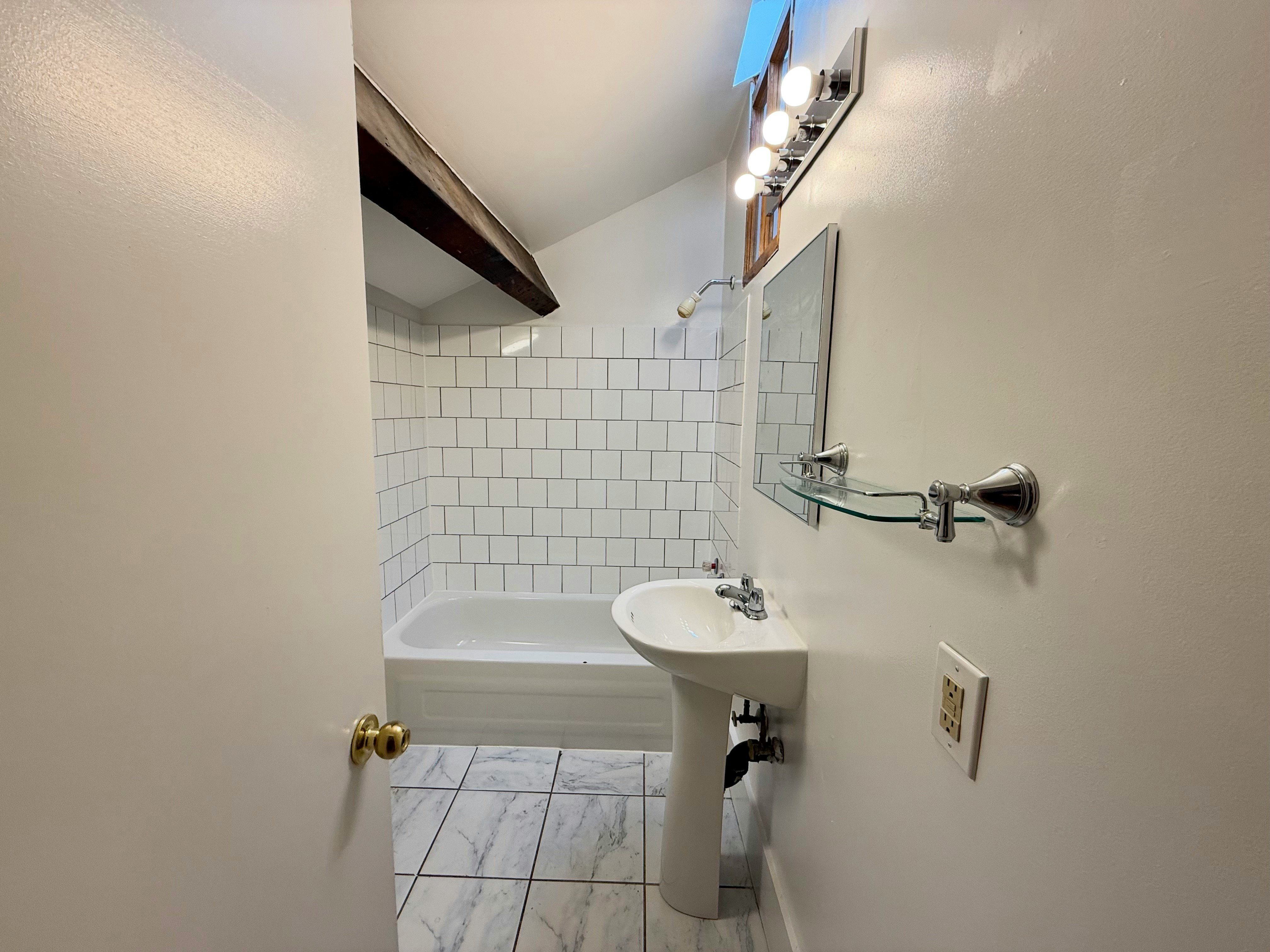 3-321 King Street East, Hamilton, ON, L8N 1C1 - 3