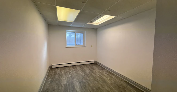 1088 Fennell Avenue, Hamilton, ON, L8T 1R8 - 2