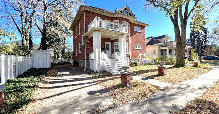 120 Mcewan Avenue, Windsor, ON, N9B 2E4 - 2
