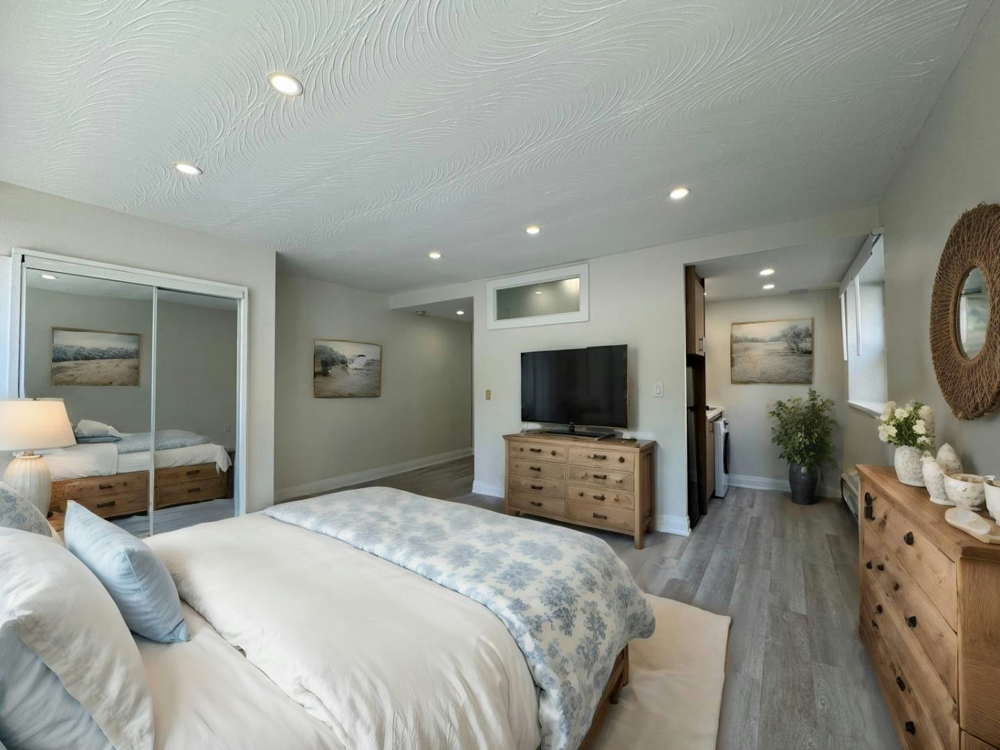 U4-140 Springhurst Avenue, Toronto, ON, M6K 1C1
