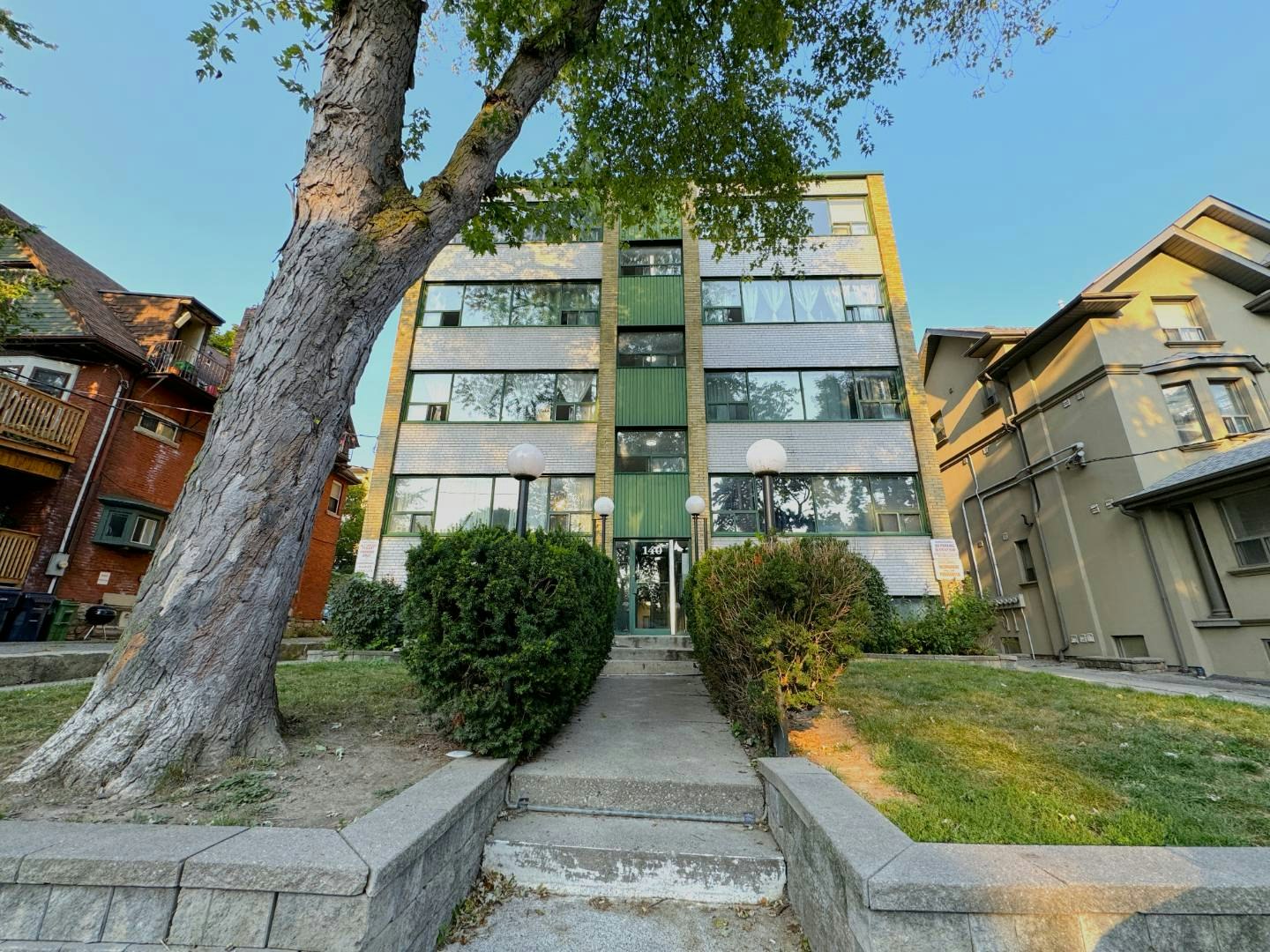 U4-140 Springhurst Avenue, Toronto, ON, M6K 1C1 - 13