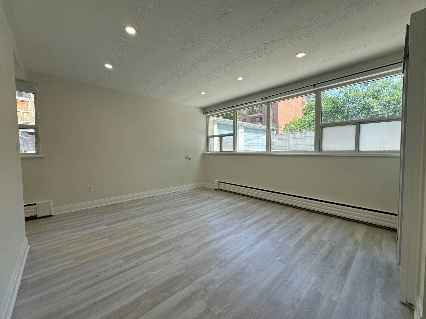 U4-140 Springhurst Avenue, Toronto, ON, M6K 1C1 - 5