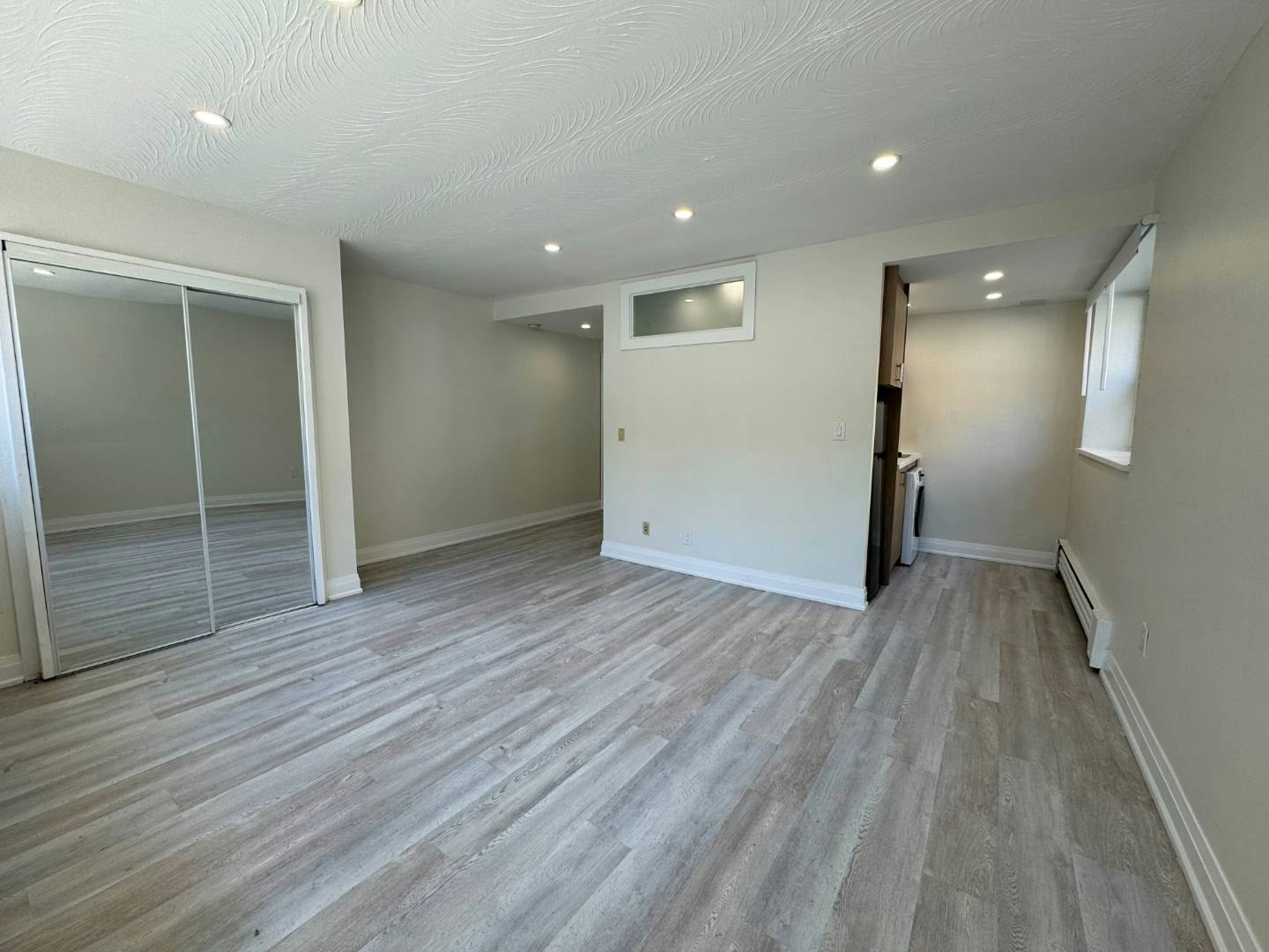 U4-140 Springhurst Avenue, Toronto, ON, M6K 1C1 - 2