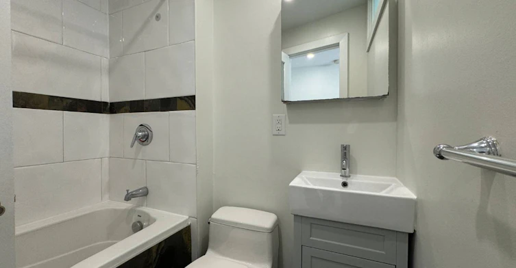 U4-140 Springhurst Avenue, Toronto, ON, M6K 1C1 - 10