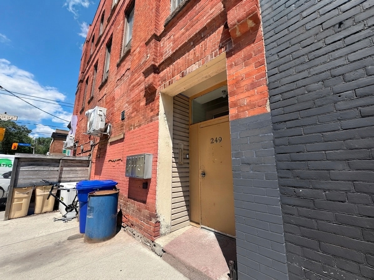 6-249 Logan Avenue, Toronto, ON, M4M 2N2 - 10