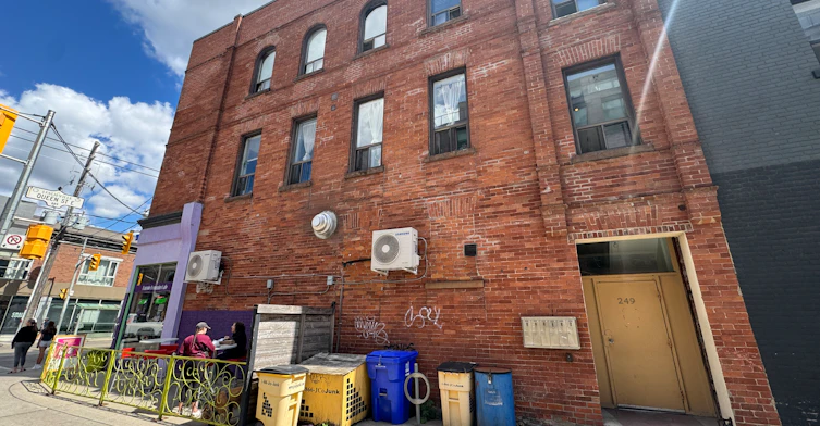 6-249 Logan Avenue, Toronto, ON, M4M 2N2 - 11