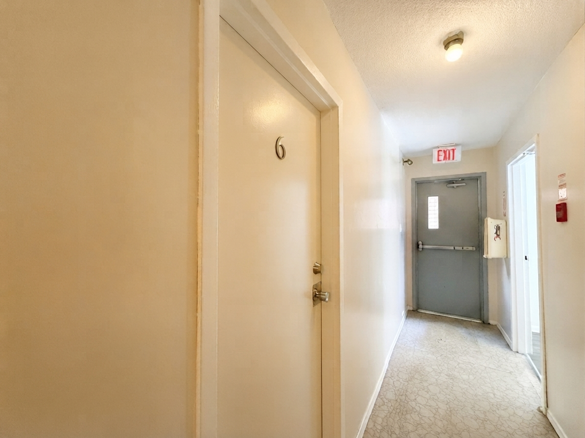 6-249 Logan Avenue, Toronto, ON, M4M 2N2 - 6