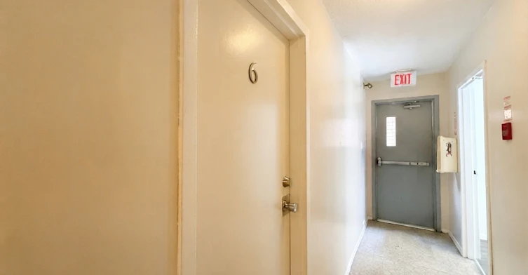 6-249 Logan Avenue, Toronto, ON, M4M 2N2 - 6