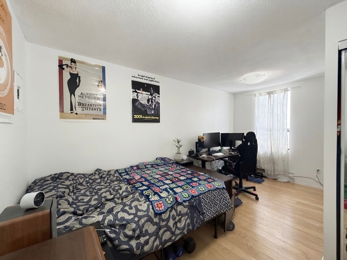 6-249 Logan Avenue, Toronto, ON, M4M 2N2 - 4
