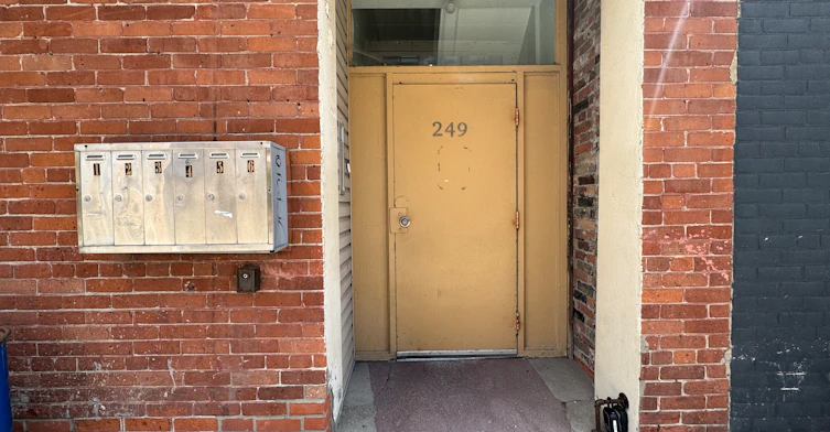 6-249 Logan Avenue, Toronto, ON, M4M 2N2 - 9