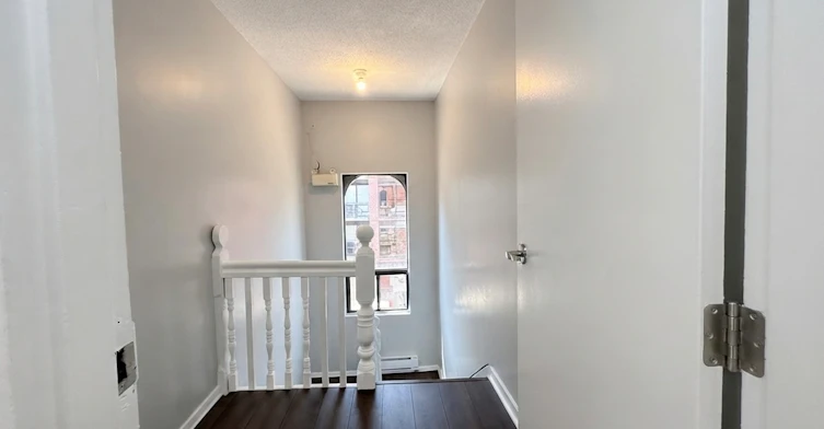 6-249 Logan Avenue, Toronto, ON, M4M 2N2 - 8