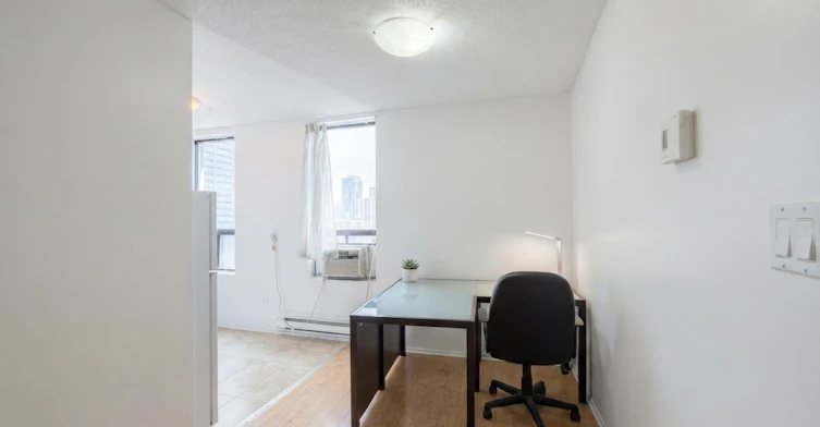6-249 Logan Avenue, Toronto, ON, M4M 2N2 - 2