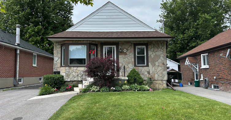 390 Division Street, Oshawa, ON, L1G 5M9