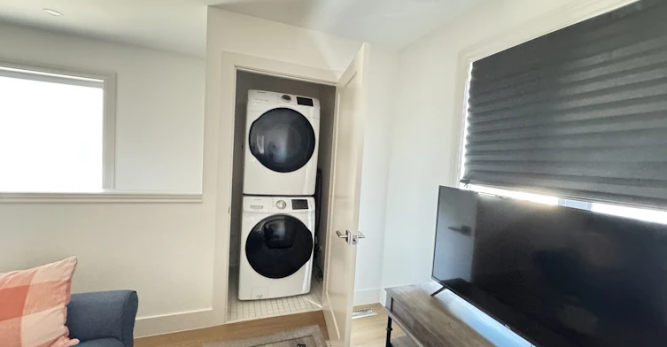 Coach-26 Cardrew Street, Markham, ON, L6B 1G2 - 5