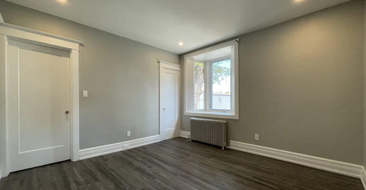 11 Grosvenor Avenue S, Hamilton, ON, L8M 3K8 - 3