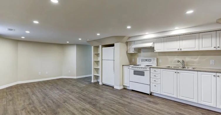 2-211 Hibbert Avenue, Oshawa, ON, L1J 1V4