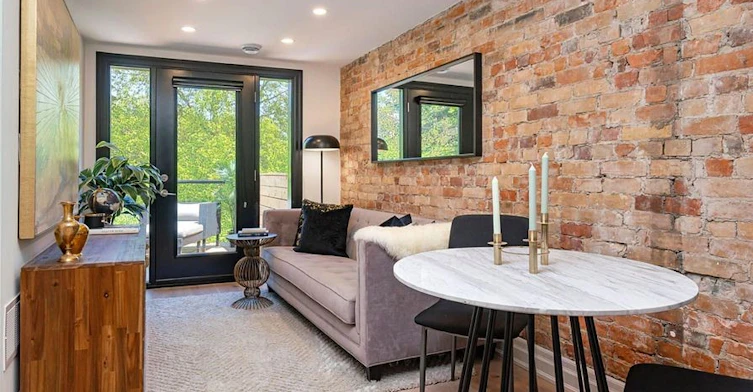 2-121 Sorauren Avenue, Toronto, ON, M6R 2E3