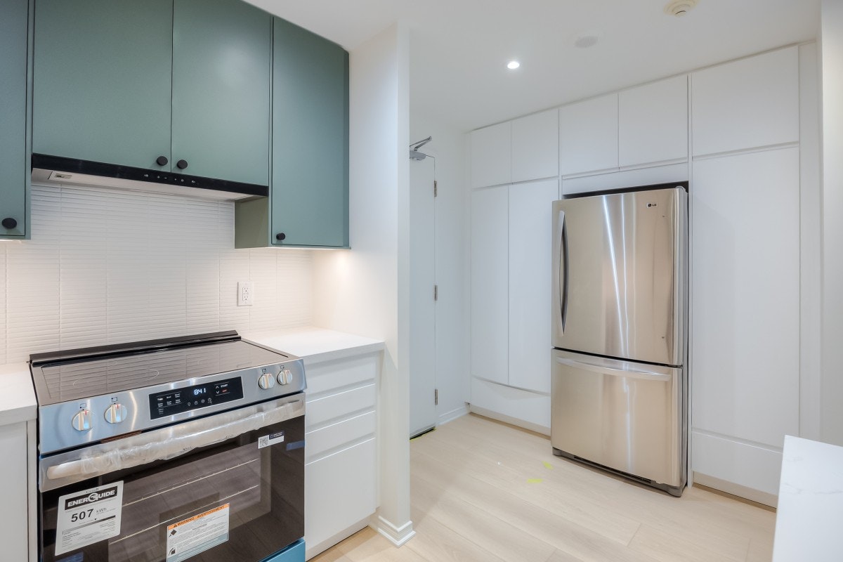 512-1863 Queen Street East, Toronto, ON, M4L 3Z9 - 9