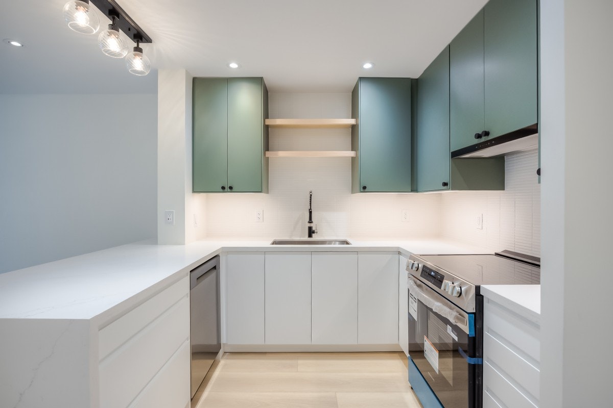 512-1863 Queen Street East, Toronto, ON, M4L 3Z9 - 8
