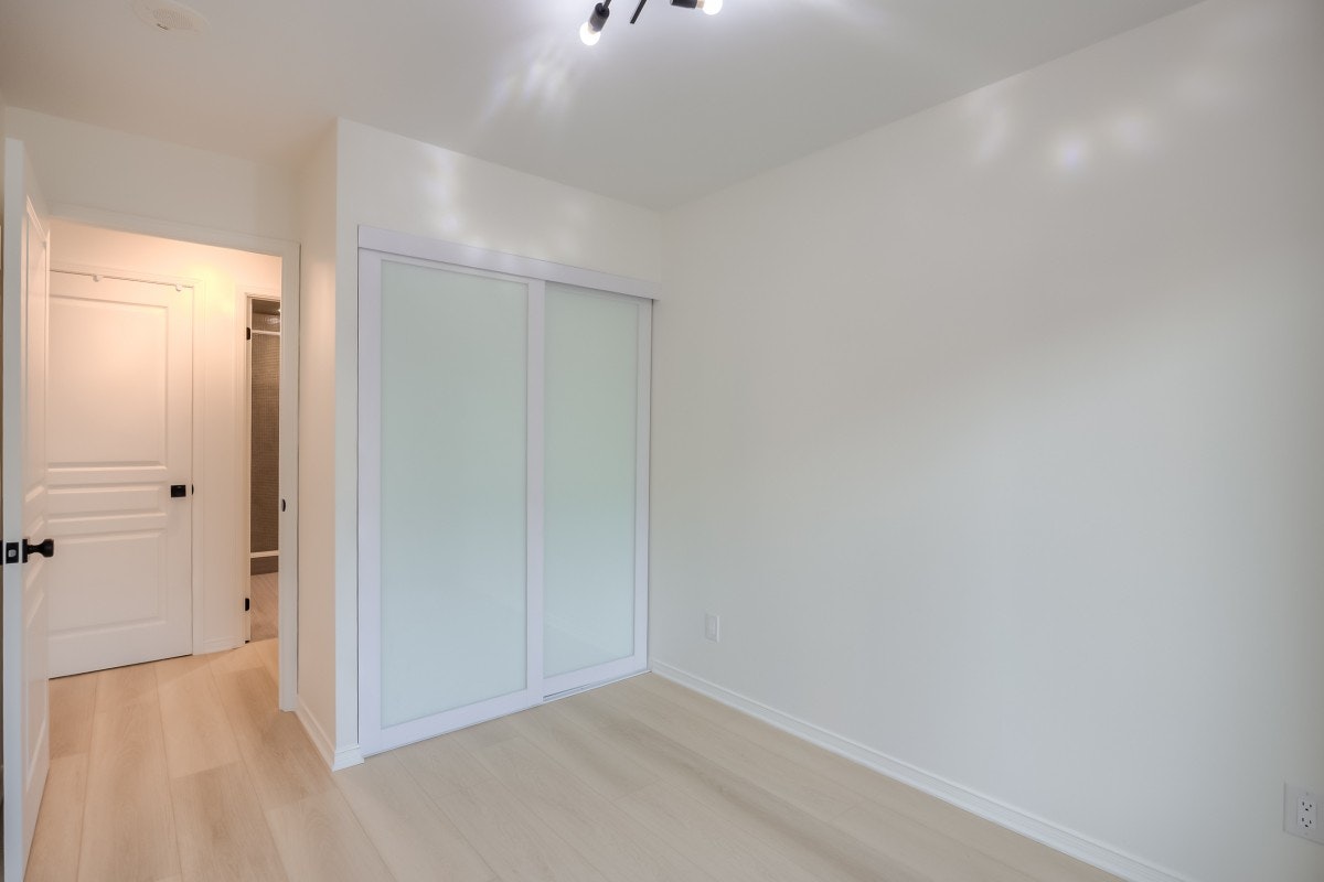 512-1863 Queen Street East, Toronto, ON, M4L 3Z9 - 16