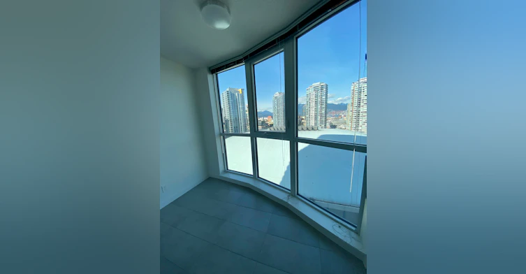 1201-685 Pacific Boulevard, Vancouver, BC, V6B 0R4 - 4